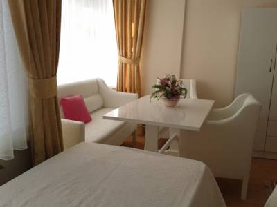 Yasar Apartment, Istanbul